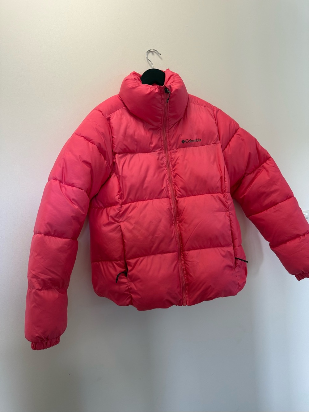 Columbia women’s Bright Pink Puffer Jacket